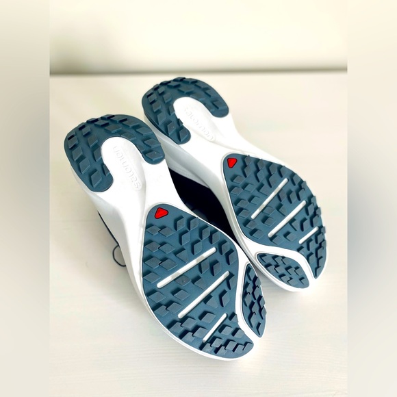 Salomon Hiking Shoes - Size 6 - Picture 5 of 6